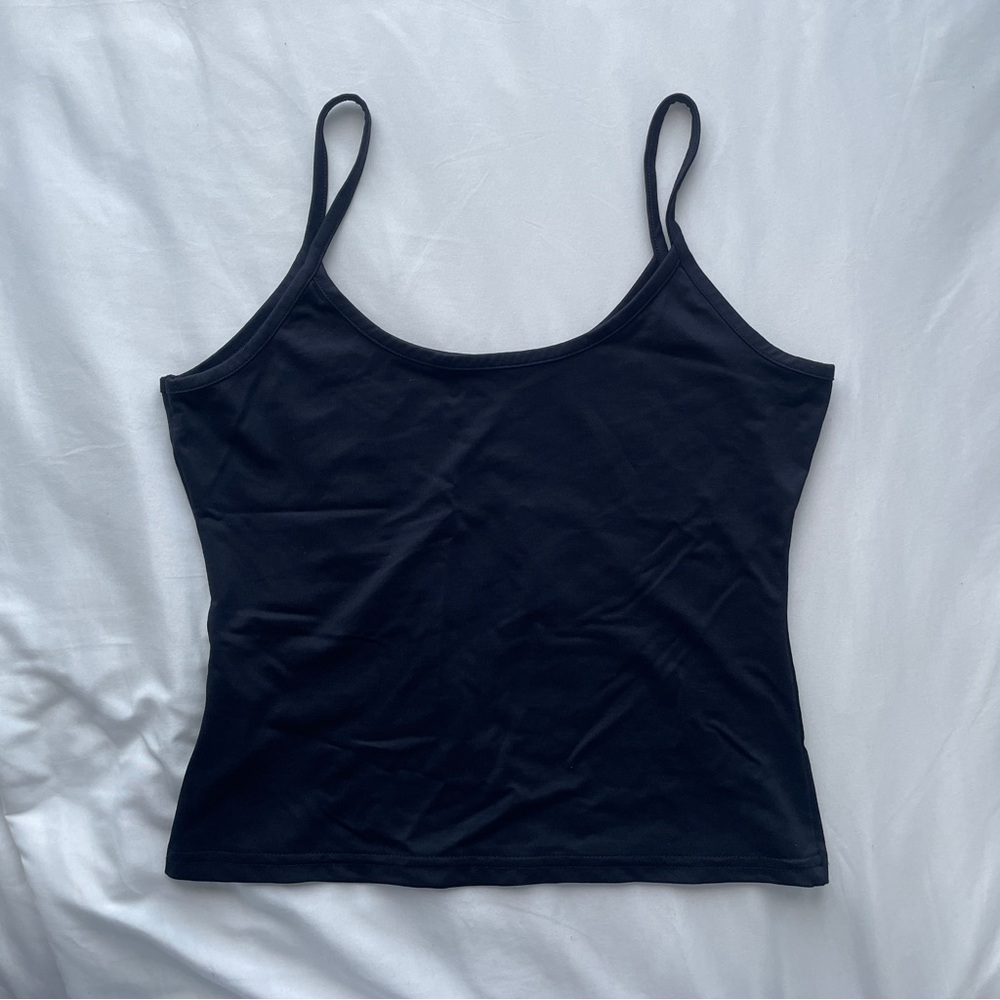 like new!! black casual cami tank top